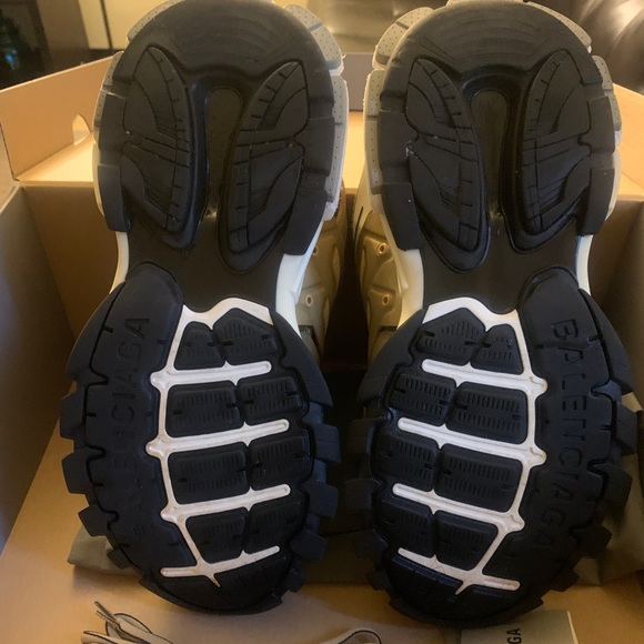 WORN TWICE - Picture 2 of 4